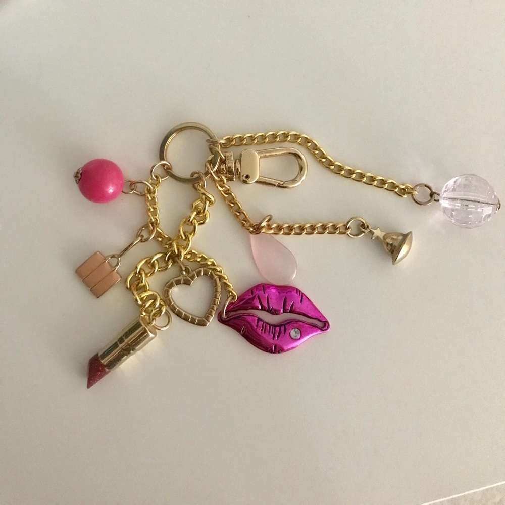 Fashion key chain 👄 👜💕